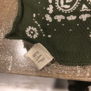 Brand new gap bandana